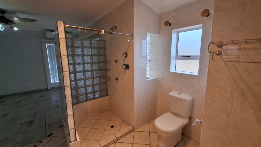 4 Bedroom Property for Sale in Menkenkop Western Cape